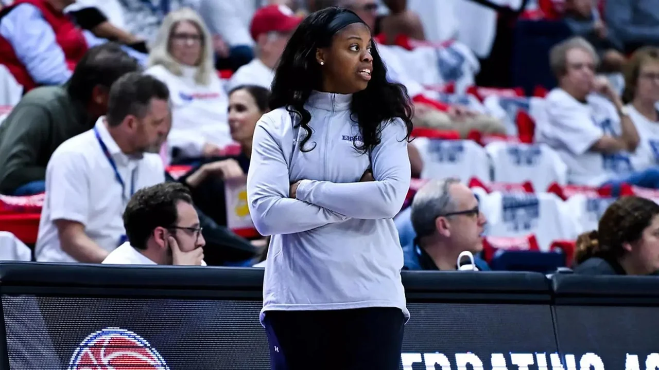 Lipscomb Bisons women's basketball: coach directing the team from the sideline