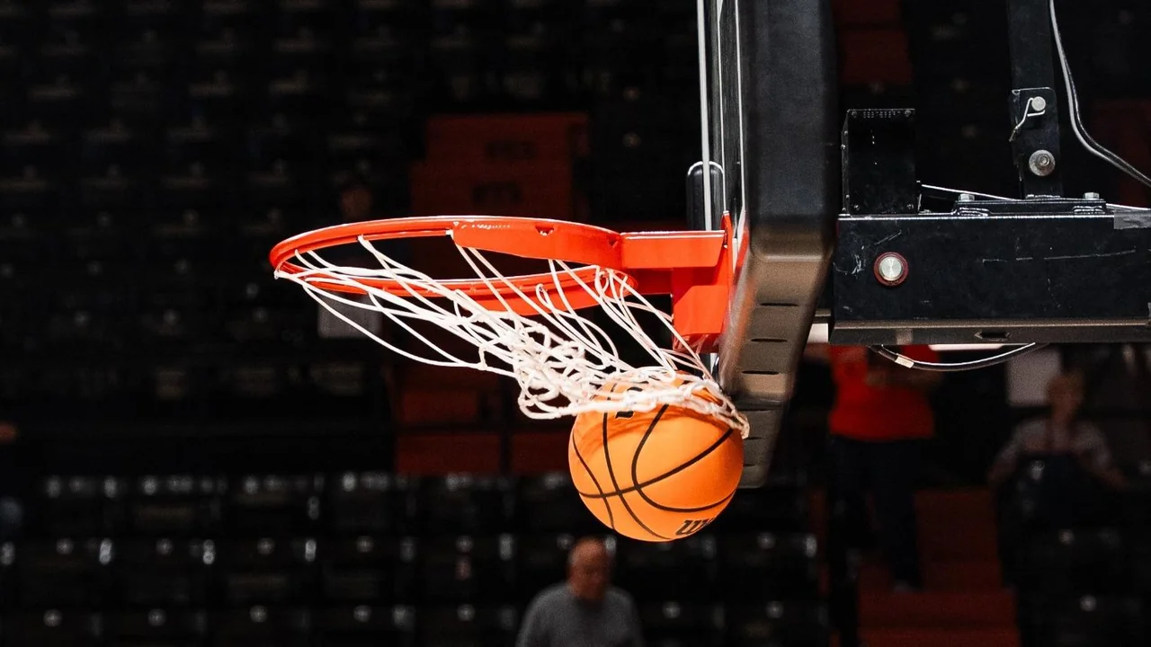 Oregon State Beavers women's basketball: basketball passing through the hoop during practice